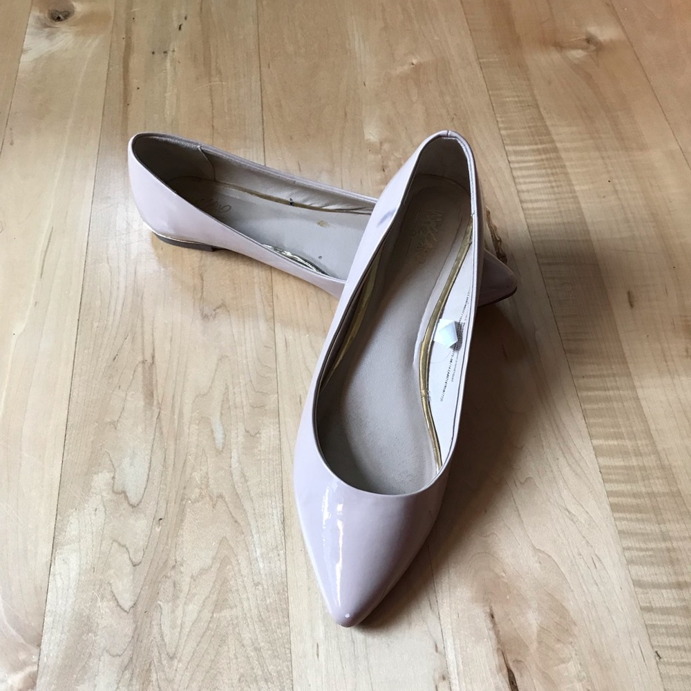Nude patent flats